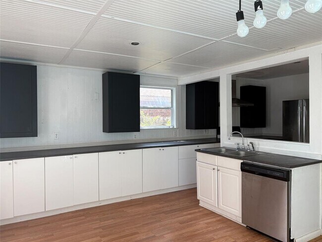 Building Photo - 2304 Larston Ln