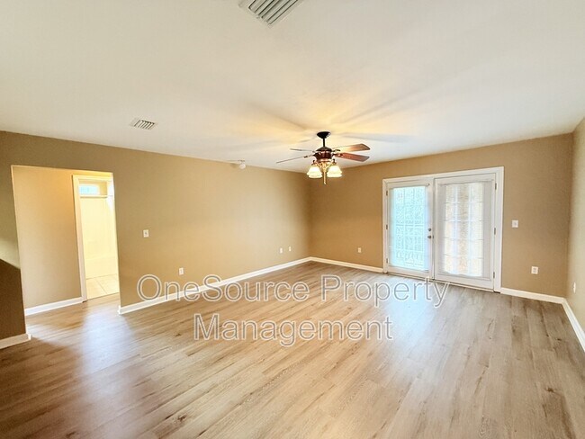 Building Photo - 111 N Charles Willis Dr