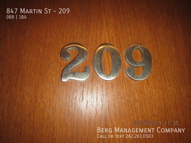 Building Photo - 847 Martin St