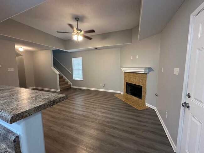 Building Photo - 7407 Crayton Ridge Dr