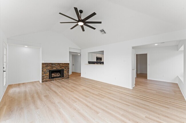 Building Photo - 17527 Hamilwood Dr