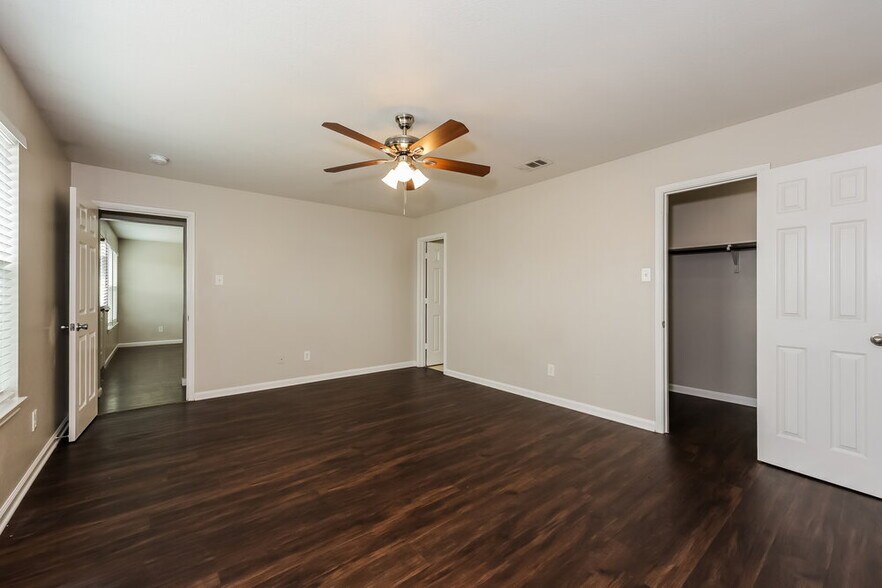 Building Photo - 8820 Elk Creek Ln