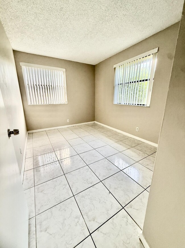 Building Photo - 11632 NW 23rd Ct