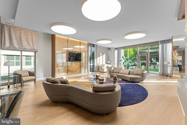 Building Photo - 7887 Jones Branch Dr