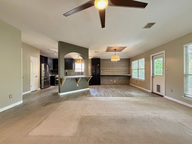 Building Photo - 12518 Zeller Ln