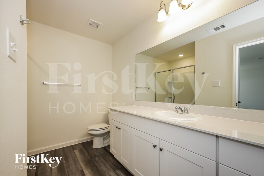 Building Photo - 1822 Sandlin Dr