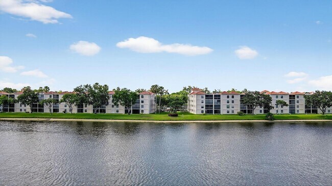 Building Photo - 6193 Pointe Regal Cir