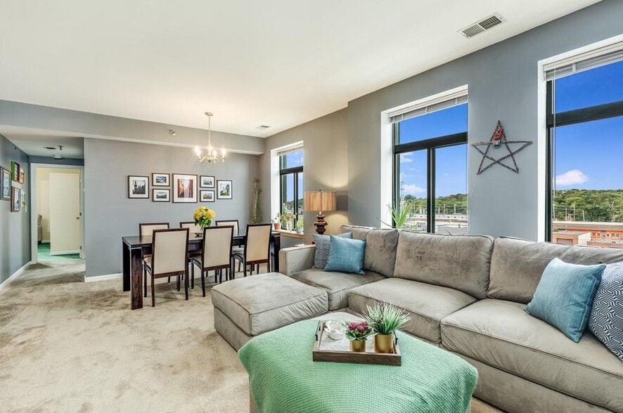 Building Photo - 315 Rantoul St