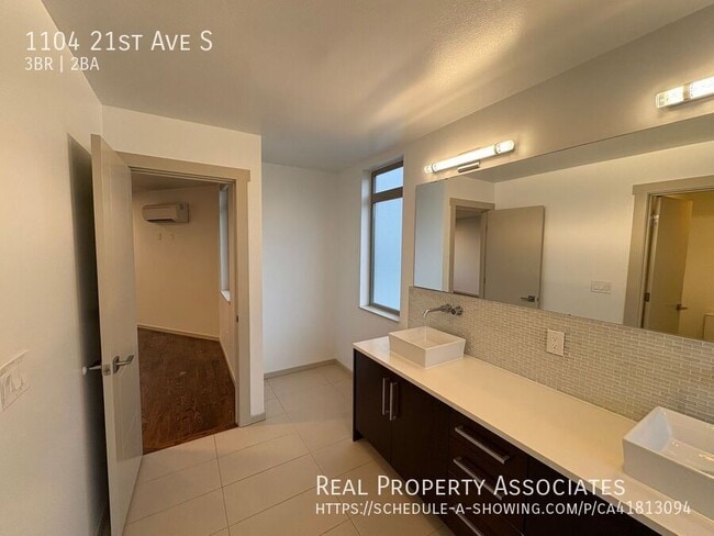 Building Photo - 1104 21st Ave S