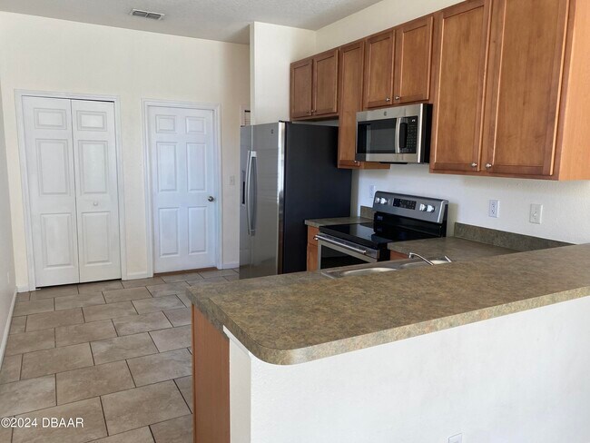 Building Photo - 1936 Cove Point Rd