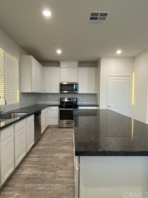 Building Photo - 8348 N Canby Pl