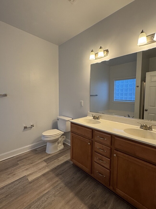 Building Photo - 106 Moonstone Ct