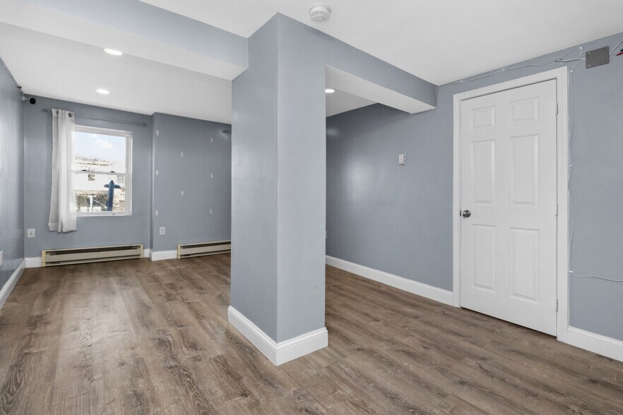 Building Photo - 2 Centre Street Ter