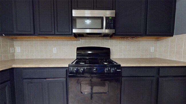 Building Photo - 8030 Singing Sonnet Ln