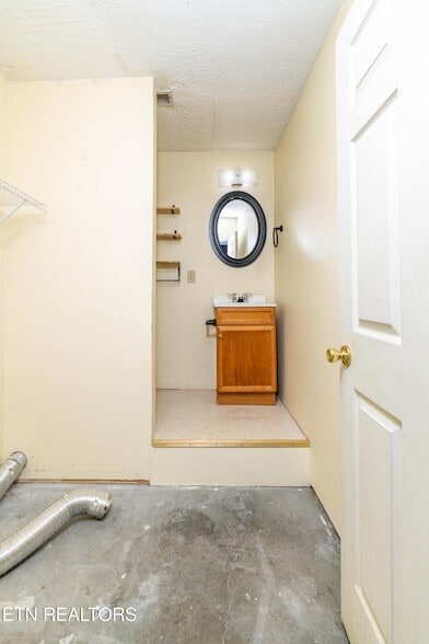 Building Photo - 4756 Brierley Dr