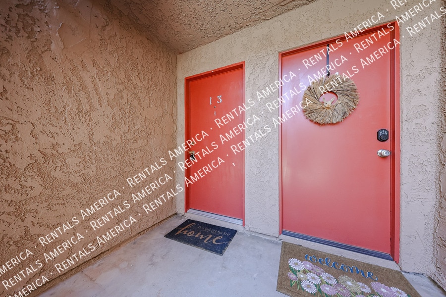 Building Photo - 5525 E Thomas Rd