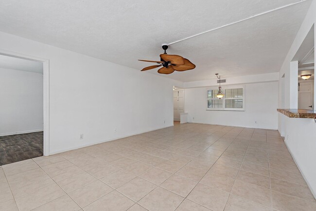 Building Photo - 5570 Tamberlane Cir