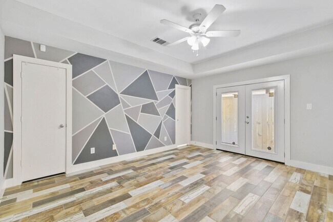 Building Photo - Stunning Rice Military Rental – Gated, Spa...