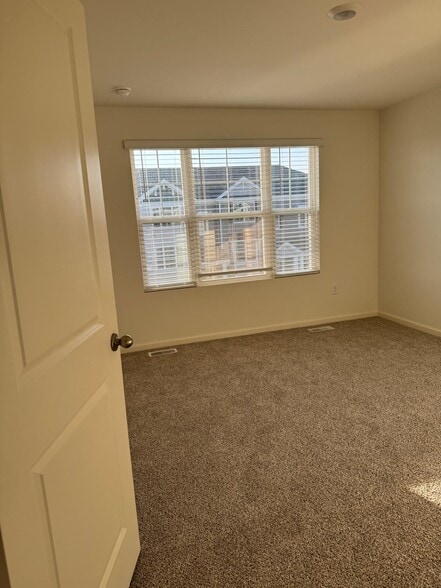 Building Photo - 2263 Glacier St