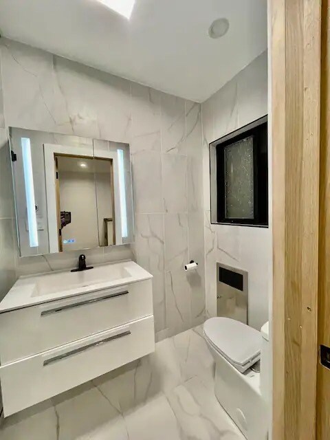 Building Photo - 1907 Maginn Dr