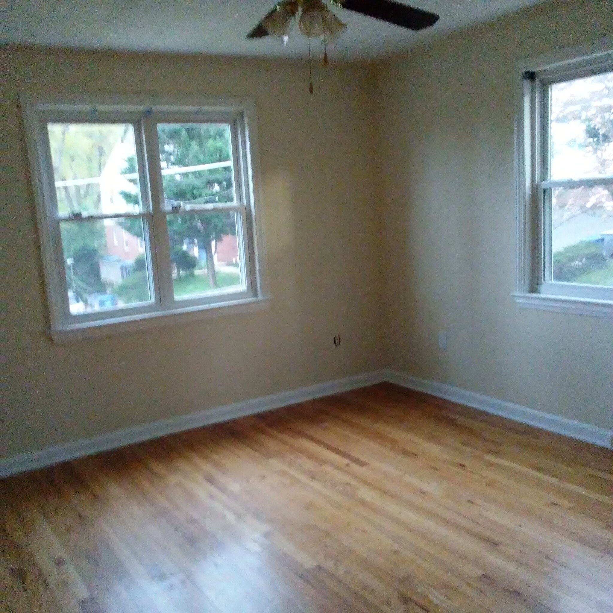 Bedroom - 5830 Biscayne Dr