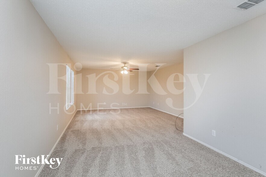 Building Photo - 2908 Robin Ln