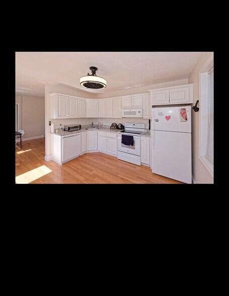 Kitchen - 155 Rawson St