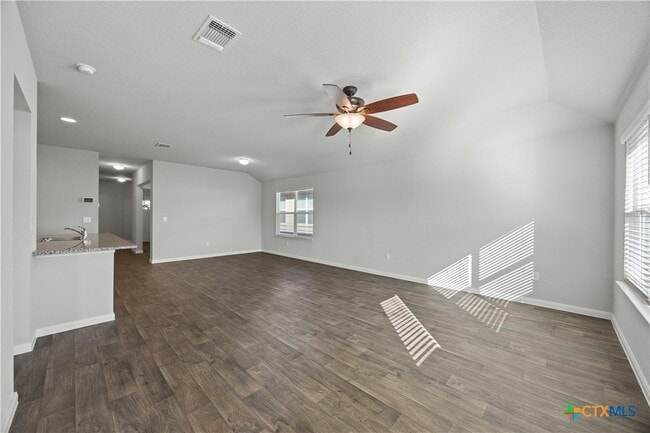 Building Photo - 118 Rochester Ln