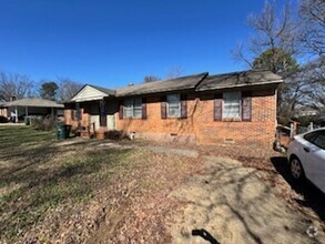 Building Photo - Three Bedroom / One Bath Frayser Home