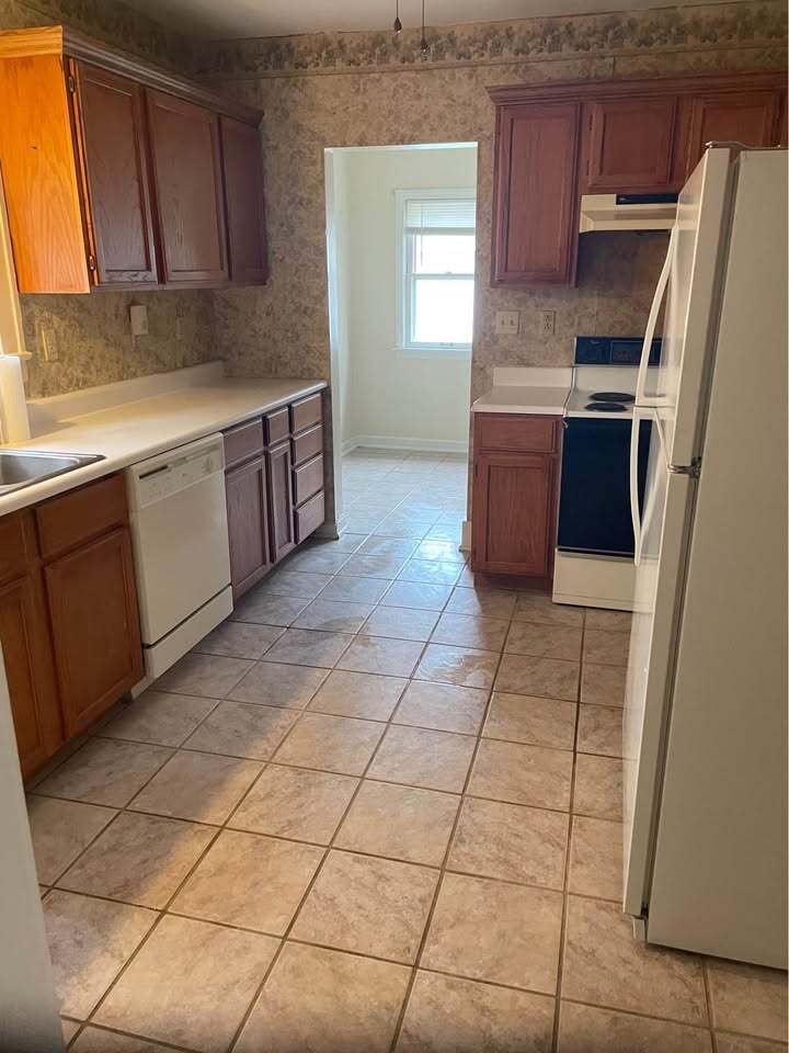 Building Photo - 320 Kenilworth Ave SE