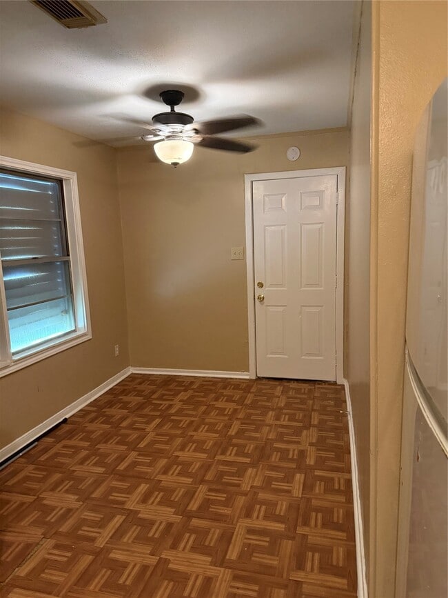 Building Photo - 7301 Hummingbird Ln