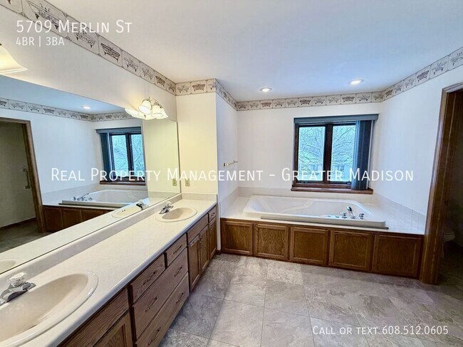 Building Photo - 5709 Merlin St