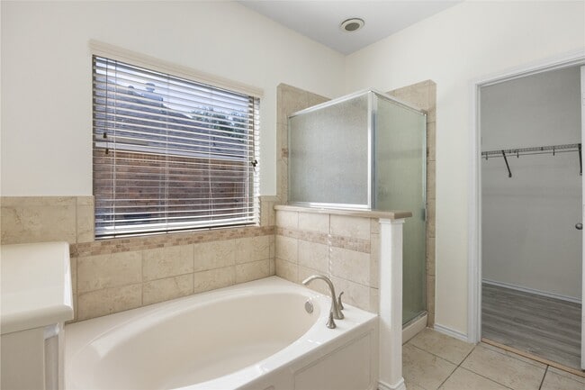 Building Photo - 23906 Fairport Harbor Ln