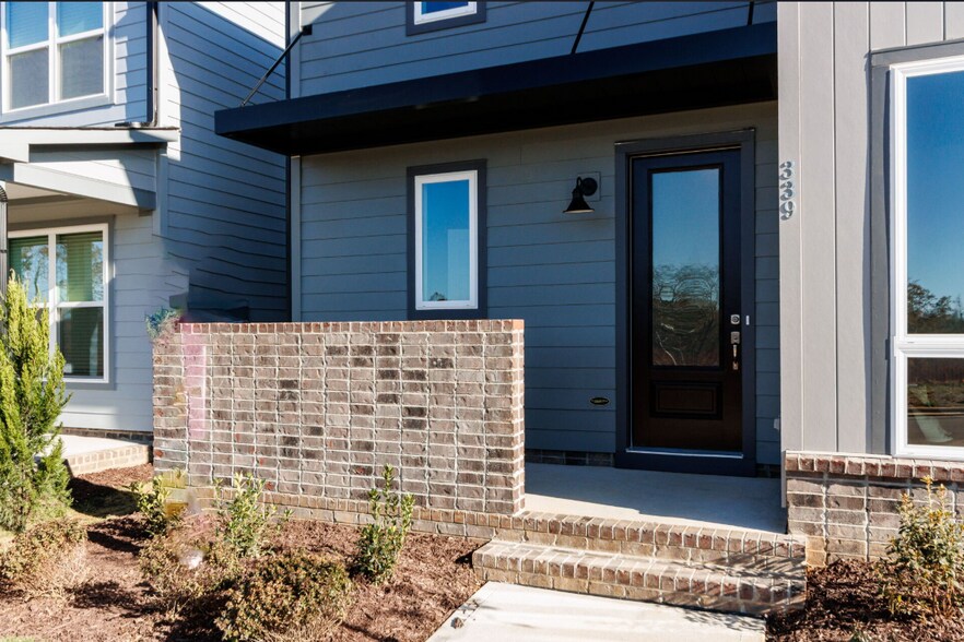 Building Photo - 339 Parkland Dr