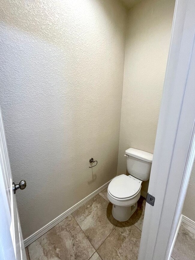 Building Photo - Beautiful 3 Bedroom Home in Southern Vistas w/ Solar!