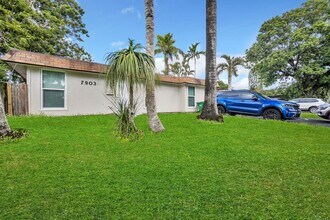 Building Photo - Beautiful Renovated 3/1 | Limited-Time Lab...