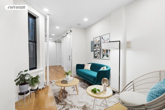 Building Photo - 421 E 81st St