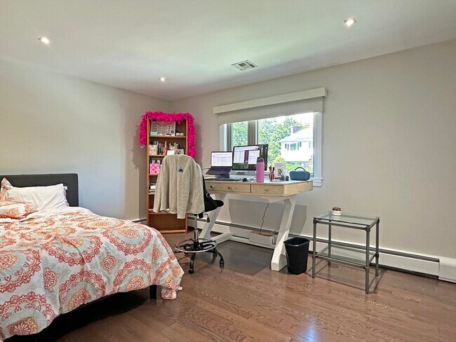 Building Photo - 6 Brownson Terrace