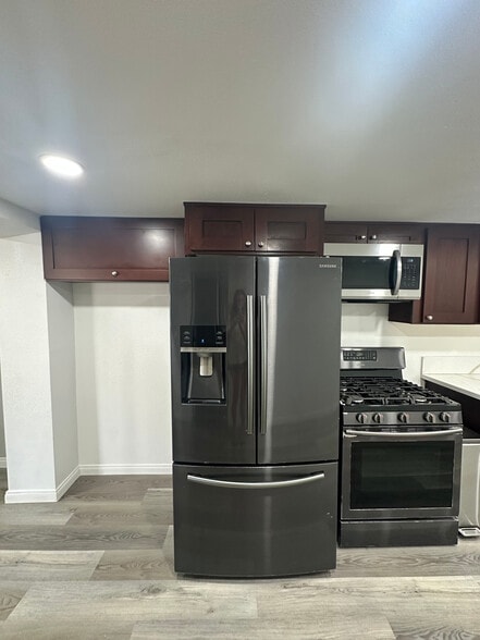 Building Photo - 2339 Van Ness Ave