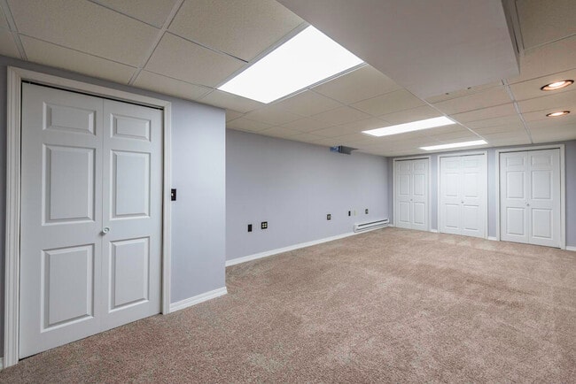 Building Photo - 8929 42 Ct