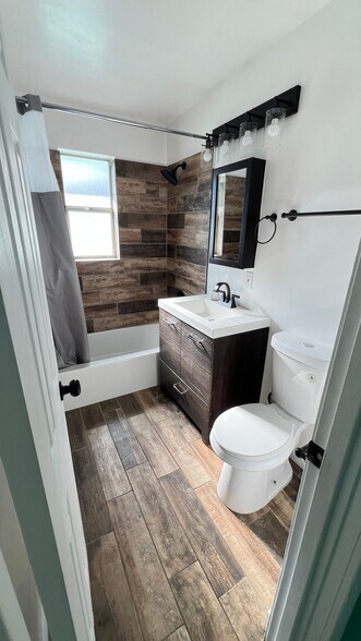 Building Photo - 3523 W Maricopa St