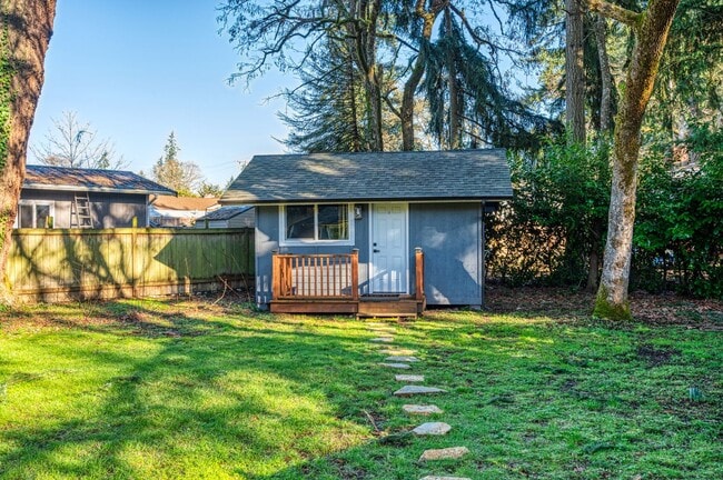 Building Photo - Lakewood Rambler 3 bedroom + Bonus