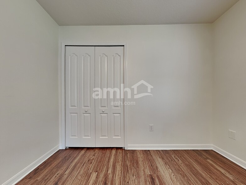 Building Photo - 30734 Midtown Ct