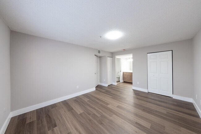 Building Photo - 5590 NW 61st St