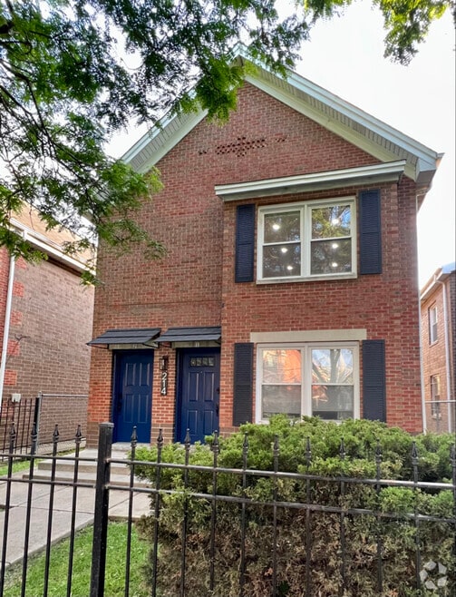 Building Photo - 214 S Leavitt St