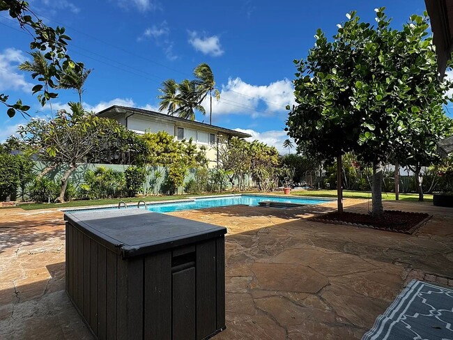 Building Photo - 4694 Kolohala St
