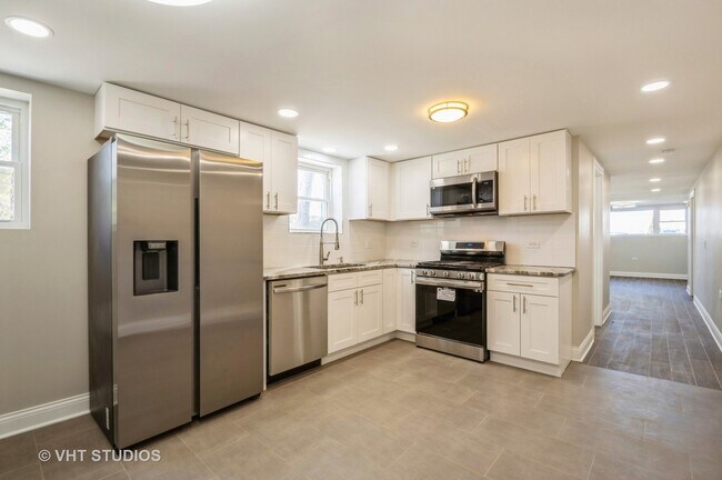 Building Photo - 6355 W Touhy Ave