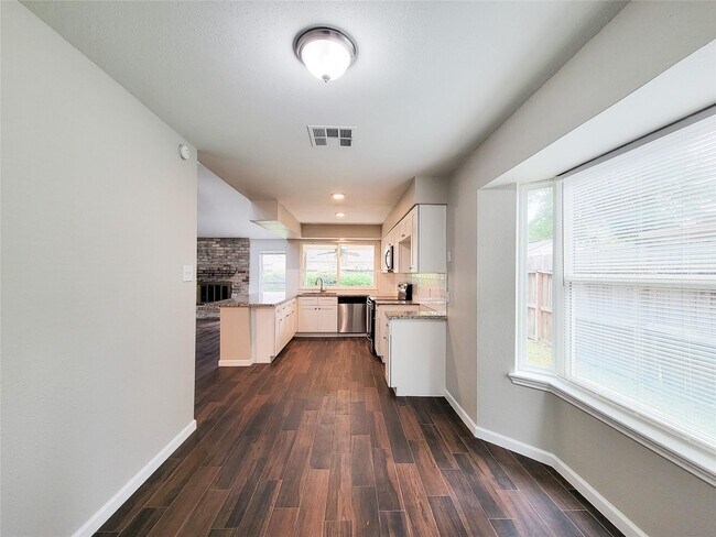 Building Photo - 5107 Prairie Creek Dr