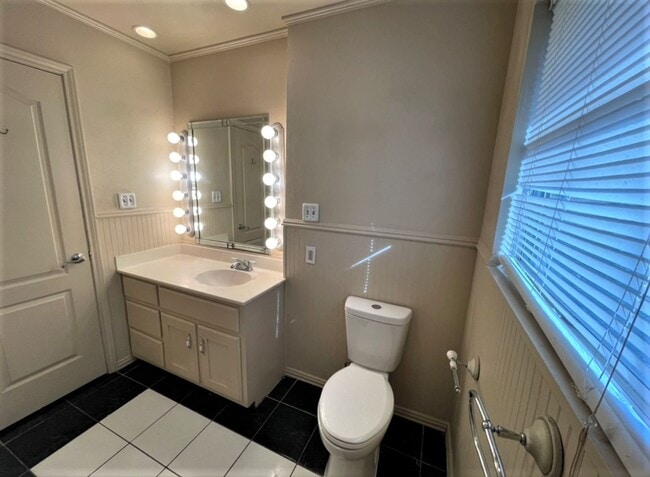 Building Photo - 5030 Stardust Dr