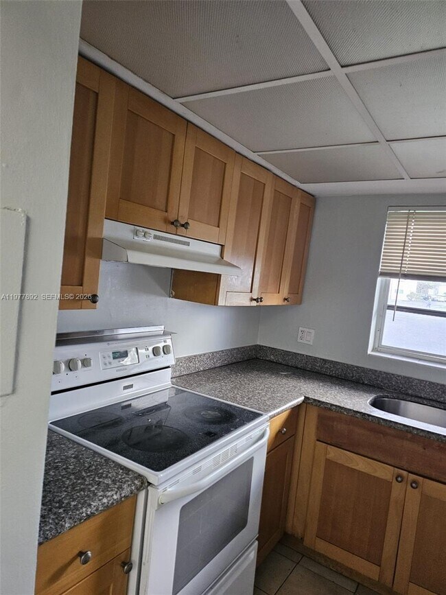 Building Photo - 7570 SW 82nd St